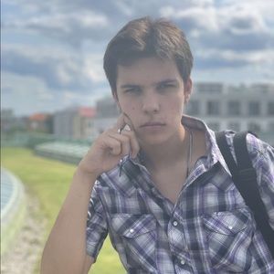 Meet your Posher, Devyn